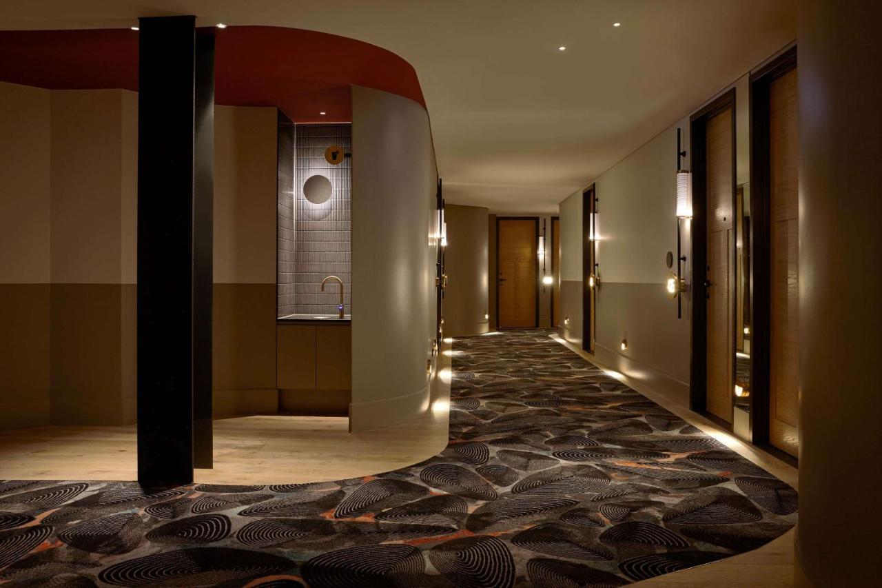 ホテル Qt オークランド エクステリア 写真 A corridor at the hotel